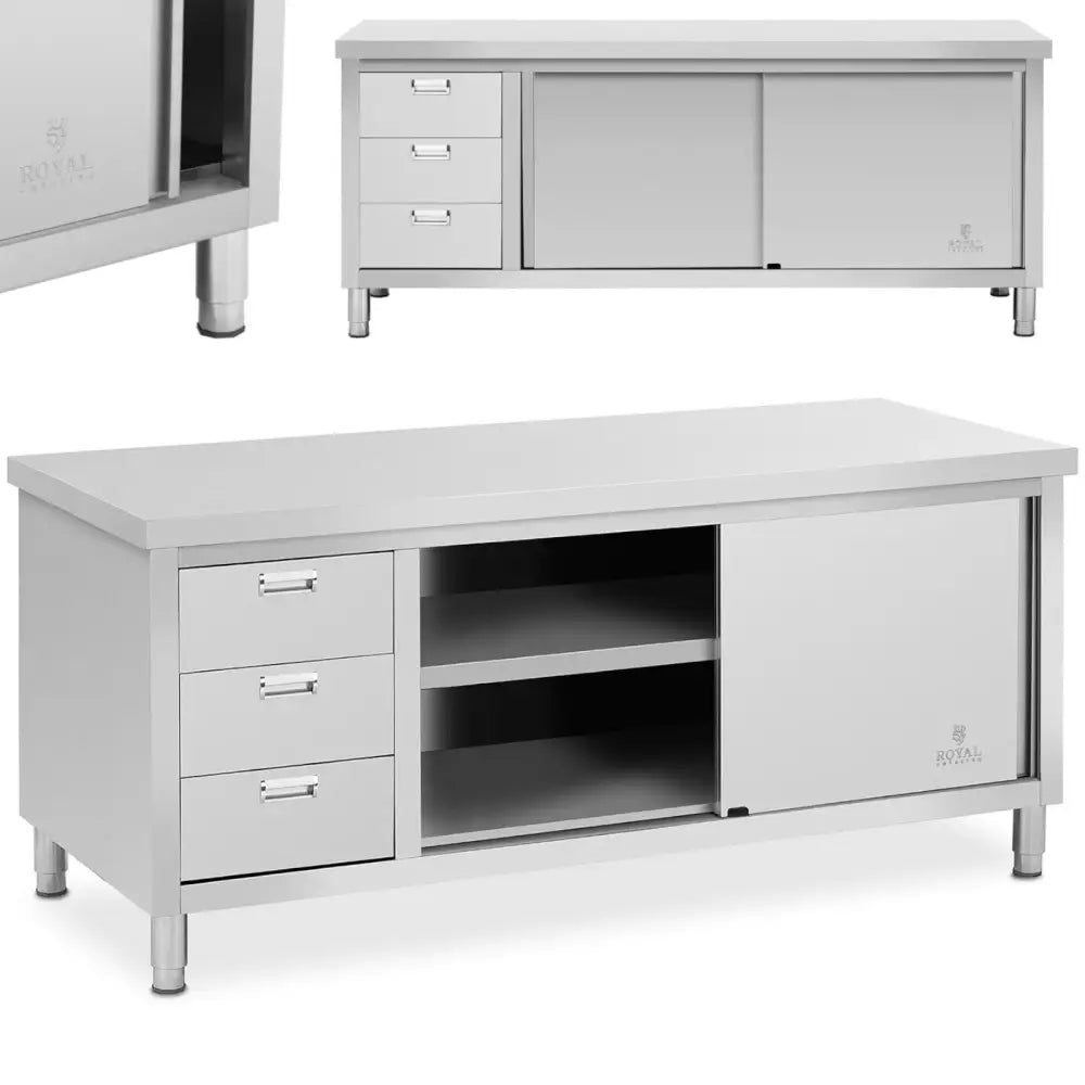 Stål gastro skap med tre skuffer og skyvedører, skrå frontvisning med åpne hyller bak høyre dør.