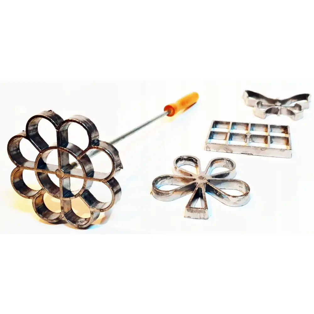 Stål rosettjern med fire utskiftbare former, inkludert blomster-, sommerfugl-, rute- og kløverdesign.