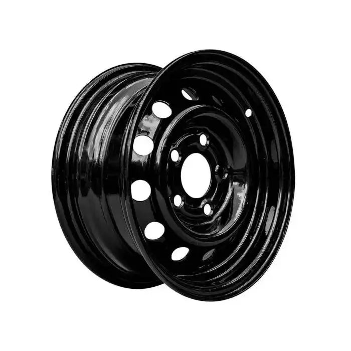 Stålfelg for tilhenger, sort lakkert med flere runde hull og blank finish, sett fra skrå vinkel.
