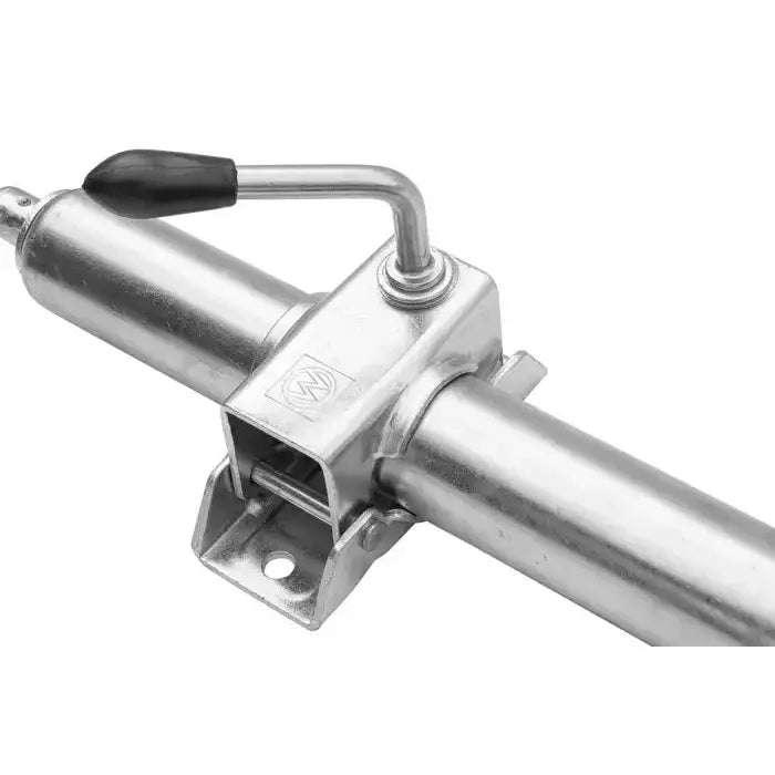 Stålklemme for støttehjul 48 mm, sidevisning med sort plasthåndtak, festebrakett og låsemekanisme.