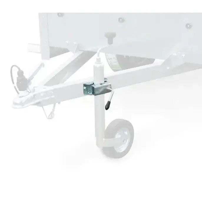 Stålklemme for støttehjul 48 mm Winterhoff, sidevisning med sveiv og svart håndtak montert på tilhengerdrag.