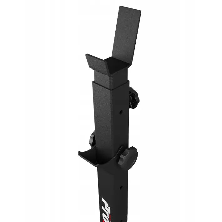 Stativ for vektstang, sett skrått ovenfra, viser justerbare knotter og V-formet holder for tung belastning.