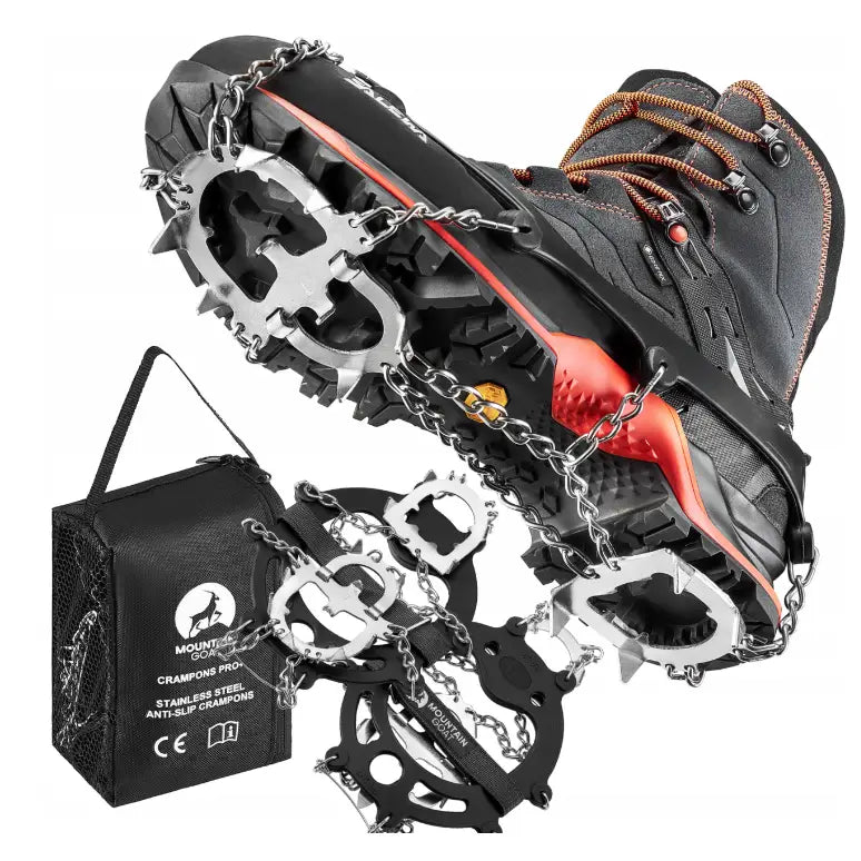 Stegjern med 13 tagger for fjellsko str. 41–43, skråvisning med oppbevaringspose og ekstra pigger.