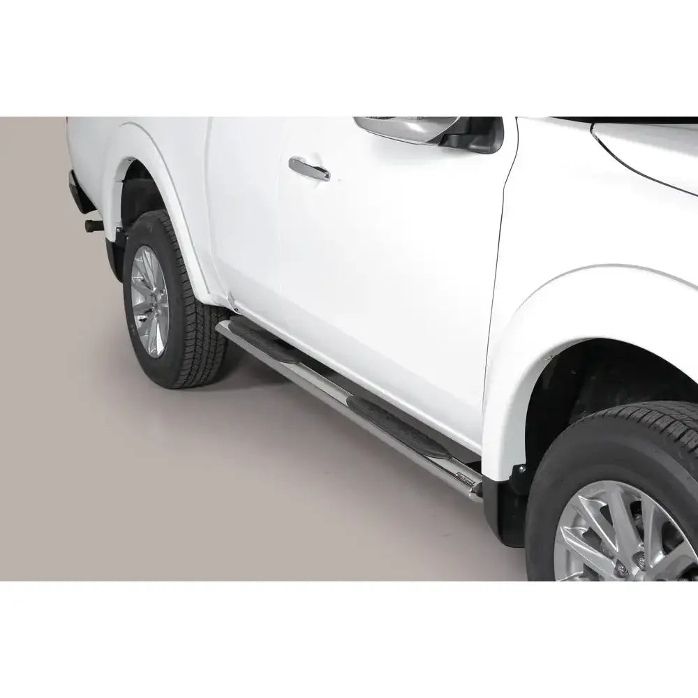 Stigtrinn Grand Pedana Oval Inox Mitsubishi L200 2015> Club Cab