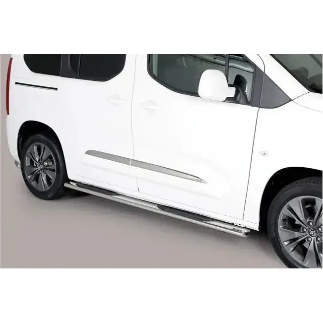 Grand Pedana Oval stigtrinn Proace City – detalj oval profil