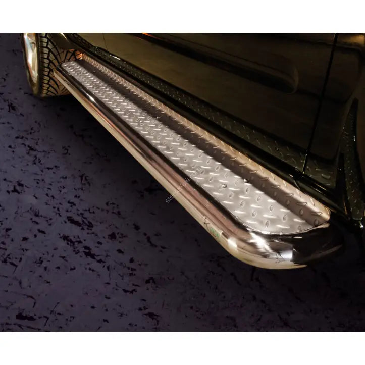 Stigtrinn Nissan Navara 05-10 med Plate