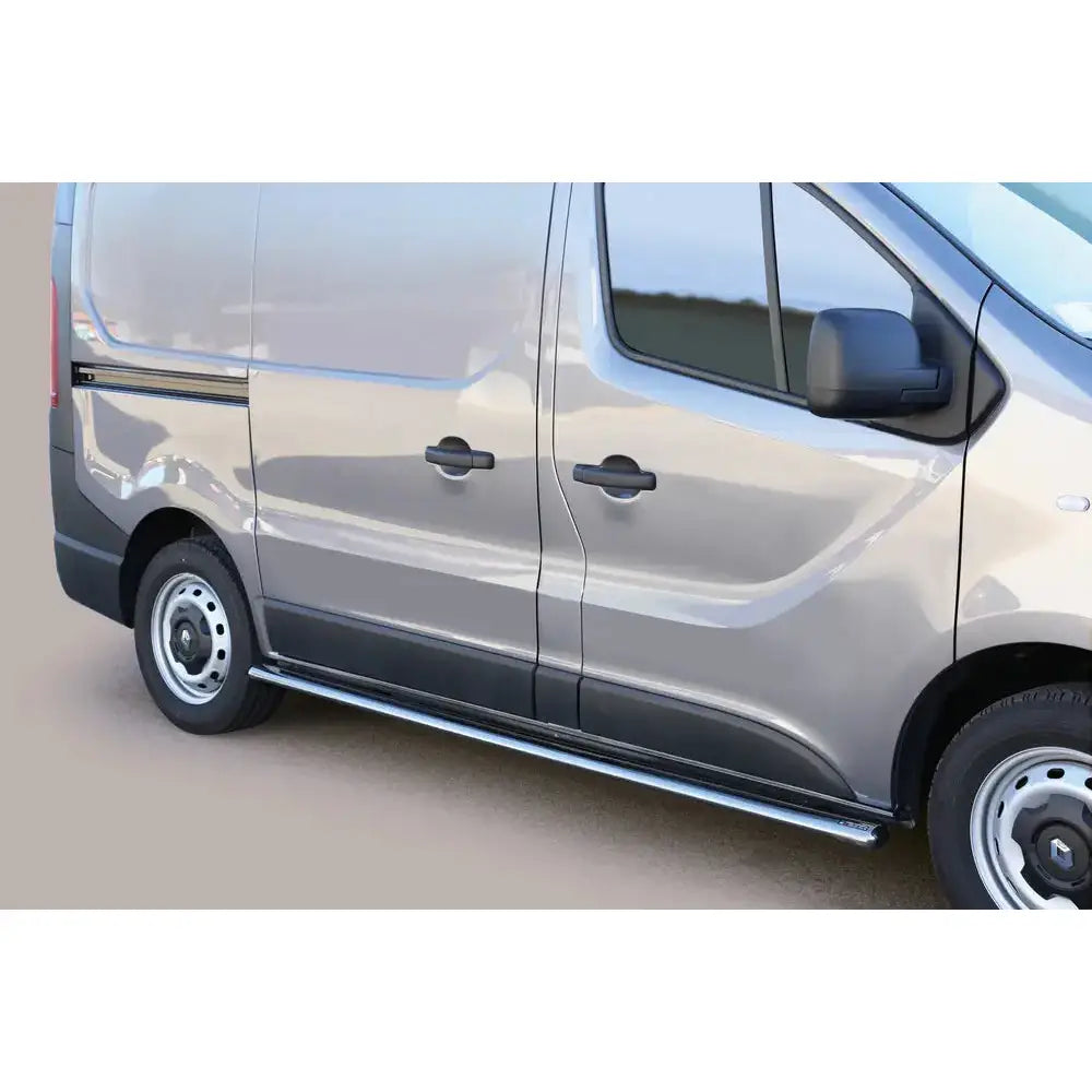 Stigtrinn Renault Trafic L1 14-18 - Oval