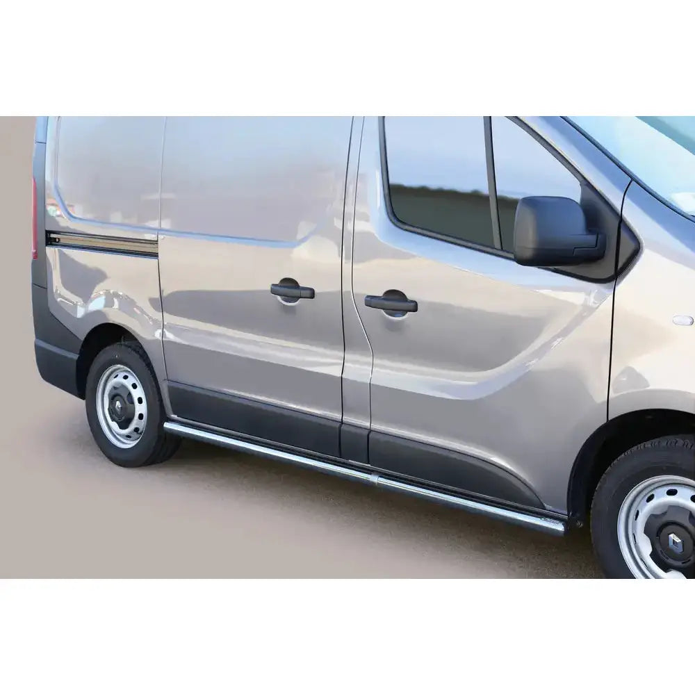Stigtrinn Renault Trafic L1 14-18