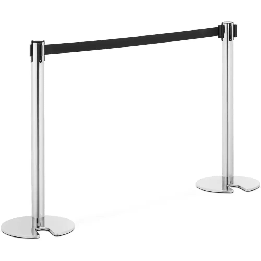 To sølvfargede stolper med sort bånd montert mellom, sett forfra mot hvit bakgrunn.