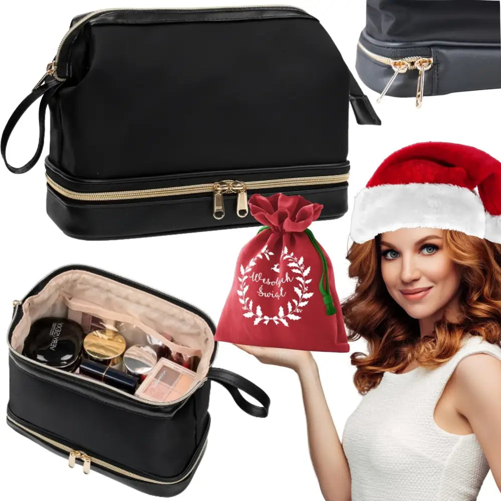 Stor dame reisetoalettmappe i sort skinnimitasjon med gullglidelås, vist med sminke og gavepose.