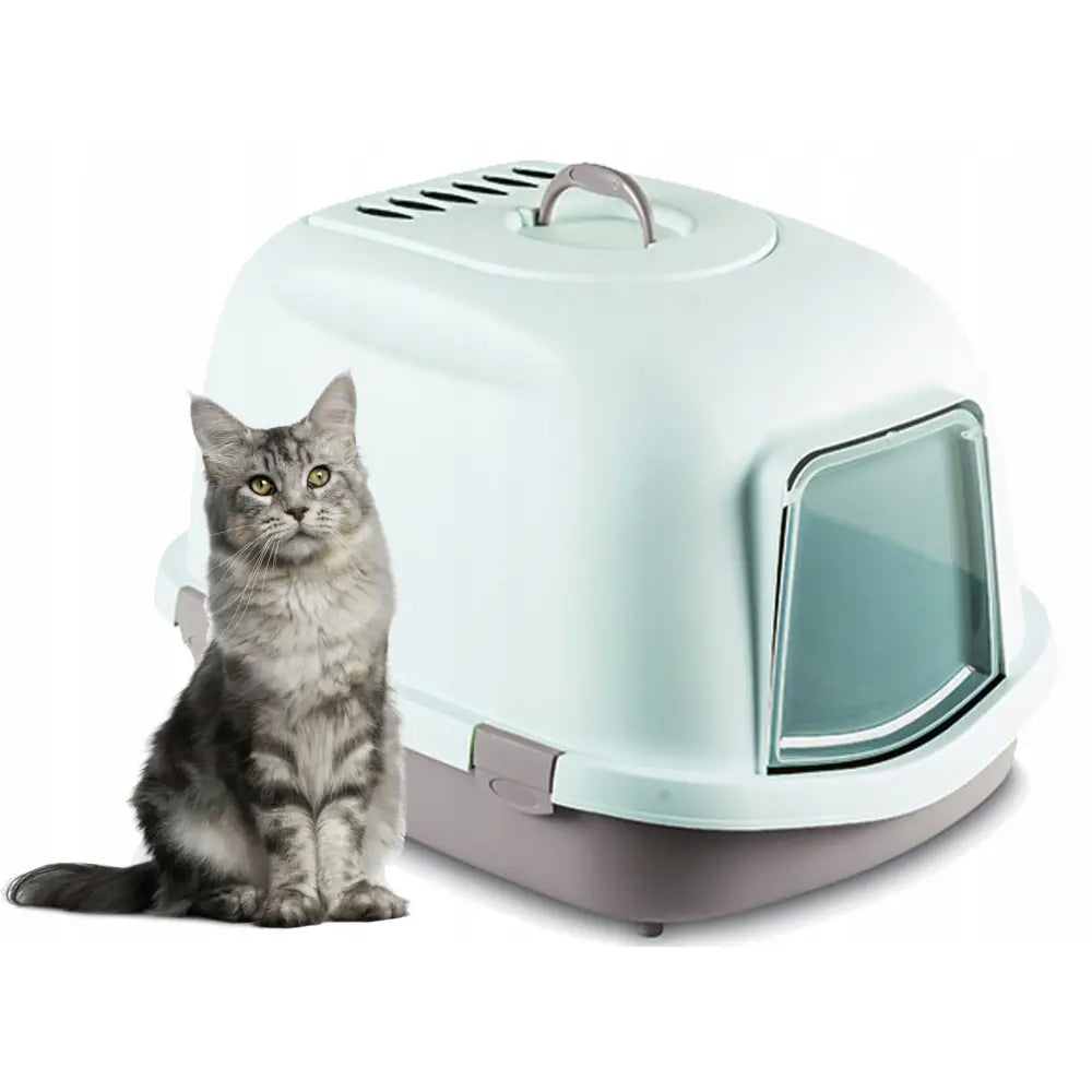 Stor lukket kattetoalett i lysegrått og hvitt med frontluke, bærehåndtak og grå katt ved siden av.