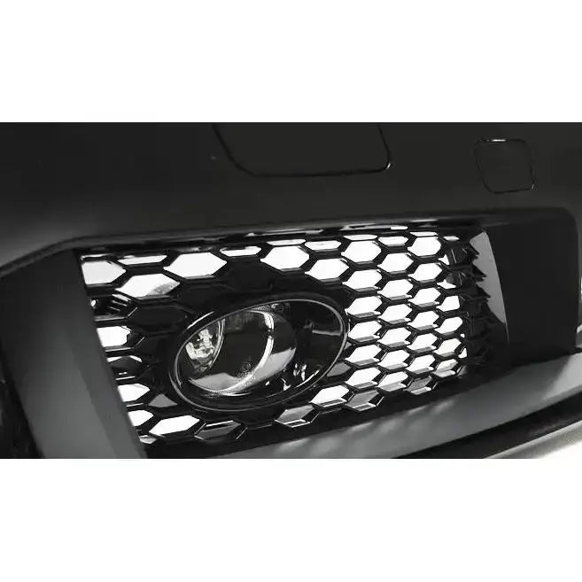Støtfanger Audi A3 8V i RS3 chrome black-utførelse, bakside med festepunkter og monteringsfester synlig