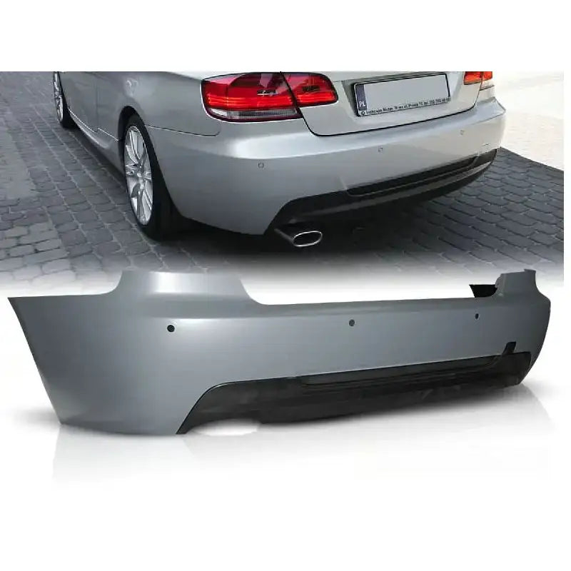 Støtfanger bak Bmw E92 06-13 M-Pack PDC i sølvgrå plast med svarte detaljer, sett skrått bakfra.