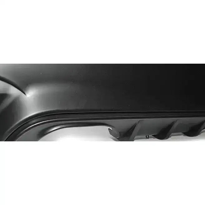 Bakstøtfanger BMW E92/E93 M4 Look PDC i sort plast, detaljvisning av linjer og kanter fra skrå vinkel.