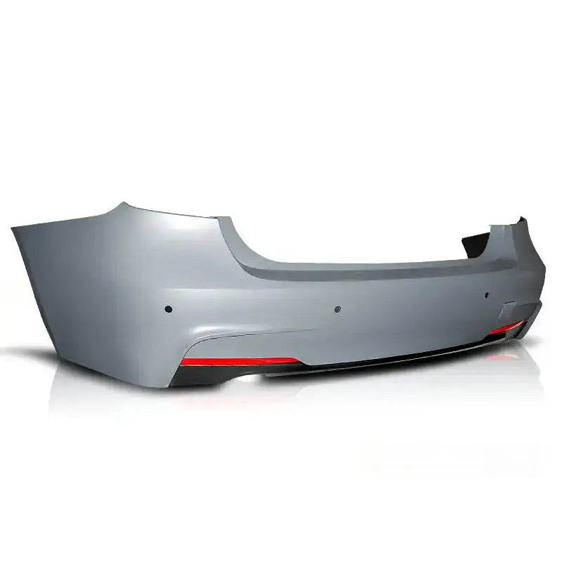 Bakfanger til BMW F30 Sedan 11-15 M-Pack PDC, grå plast med røde reflekser og monteringshull.