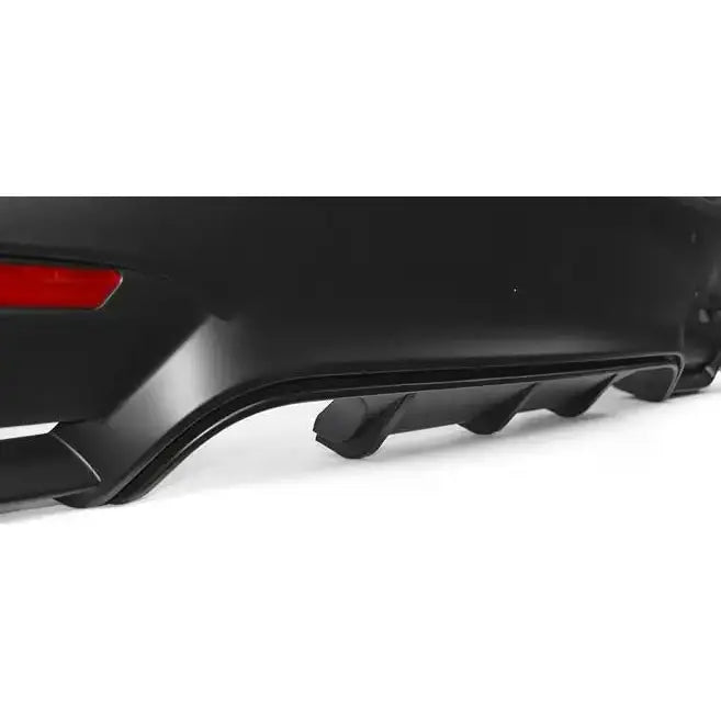 Bakre bumper BMW F32/F33 M4 Style PDC nærbilde av sort diffusor med luftkanaler og grillmønster.