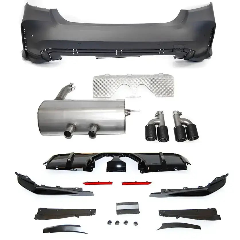 Bakfanger G80 Performance Style med eksos og karbonender til BMW F30, sett ovenfra mot hvit bakgrunn.