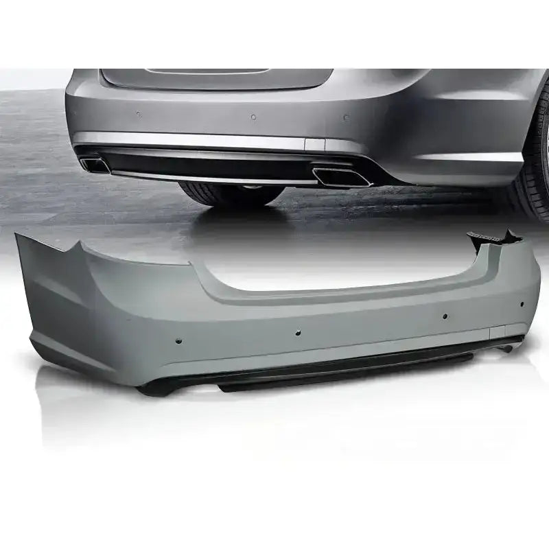 Bakfanger Mercedes W212 09-13 sedan AMG PDC 2W i lys grå plast med svart nedre list, skrå vinkel.