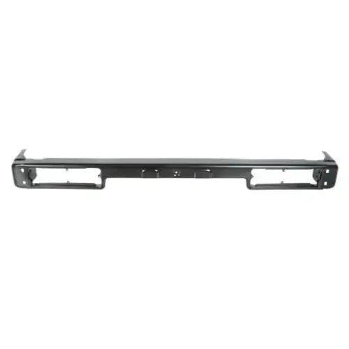 Støtfanger bak Suzuki Samurai 88- i svart metall sett forfra med åpninger og festehull.