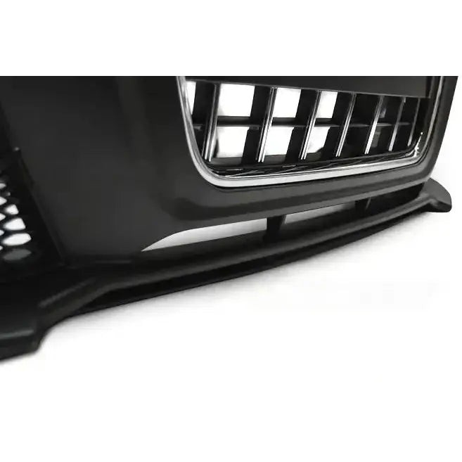Frontfanger Audi A3 S8 Style Chrome Black vist nedenfra med detalj av frontgrillens ramme.