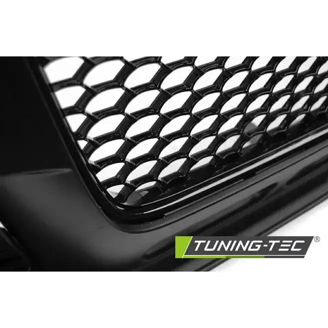Front bumper Audi A4 B8 RS Style svart grill med bikubemønster og TUNING-TEC-logo, nærbilde fra skrå vinkel.
