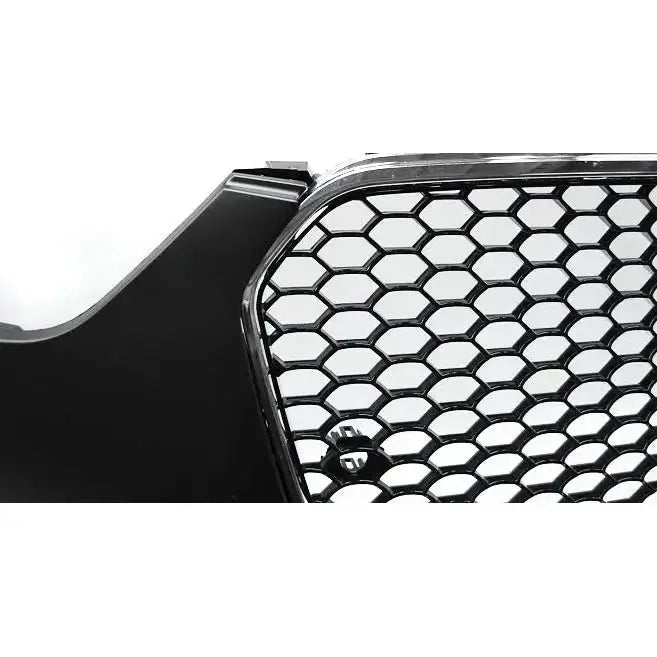 Front bumper Audi A4 B8 RS Style sort grill med sekskantet netting, vist i skrå nærbilde.