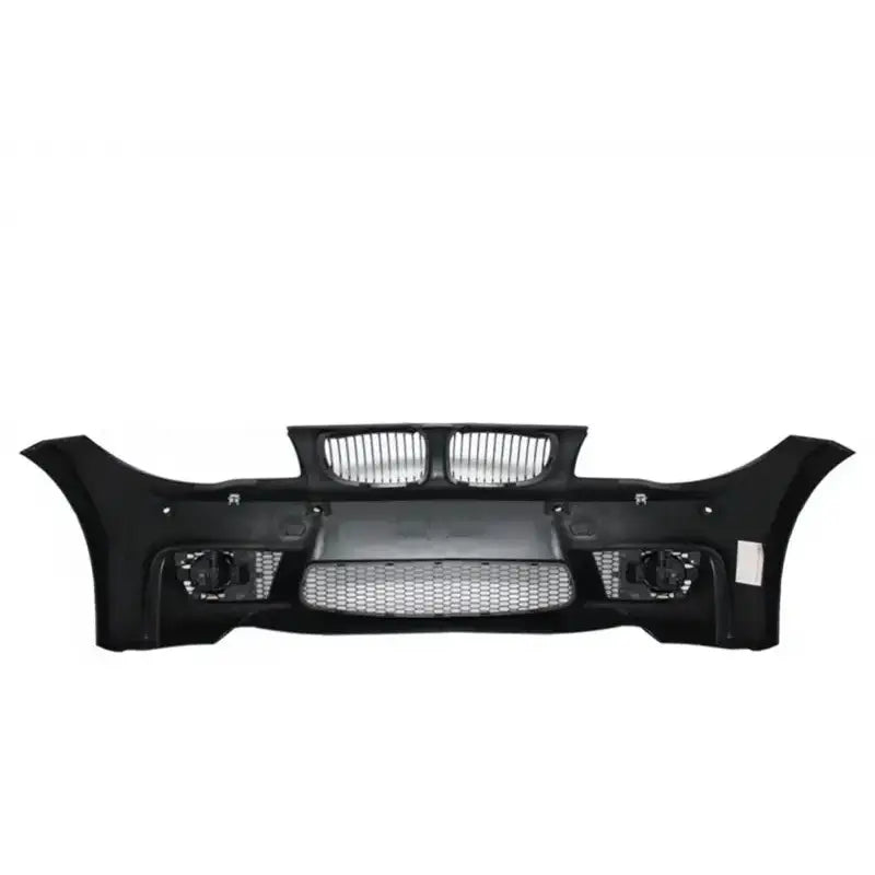 Frontfanger til BMW 1 Serie E88 07-11 sett forfra med luftinntak, grilldetaljer og åpninger for tåkelys.