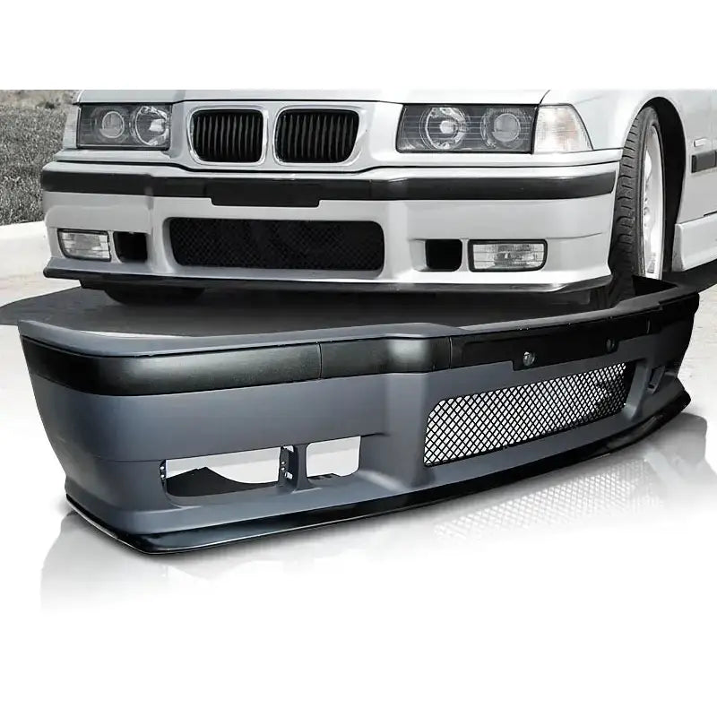 Støtfanger foran Bmw E36 M3 Style i matt grå og svart plast med store luftinntak, montert på hvit bil.