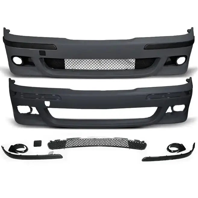 Front bumper BMW E39 M-Pack sett med sorte støtfangere, gitter og monteringsdeler mot hvit bakgrunn.