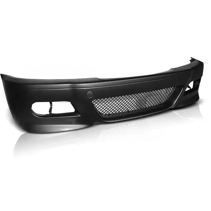 Frontfanger til BMW E46 M3 Style i svart plast med nettingmønster og åpninger for tåkelys.