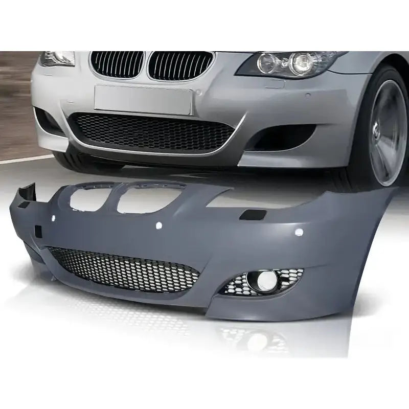 Støtfanger foran til BMW E60/E61 M5 Style, grå plast med sort netting og tåkelysutskjæringer.
