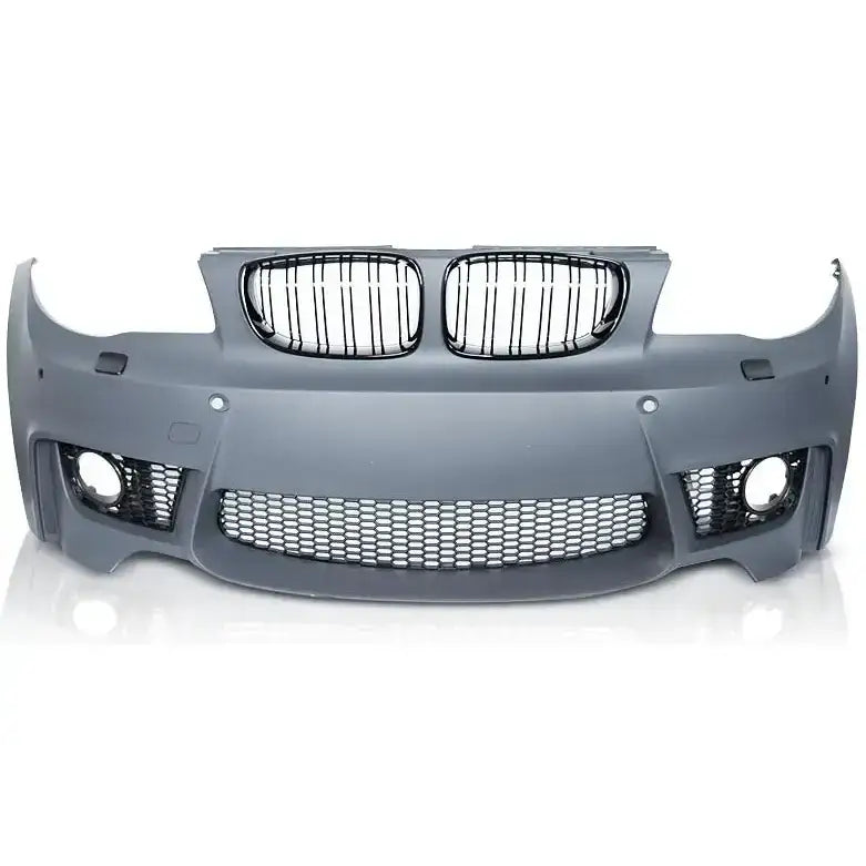 Frontfanger til BMW E81/82/87/88 Sport Coupe Style med sorte grilldetaljer og store luftinntak.