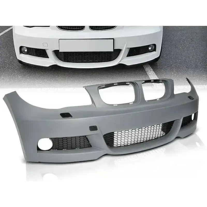 Støtfanger foran til BMW E81/E82/87/E88 LCI 07-13 M-Tech, grå med store luftinntak, sett skrått forfra.