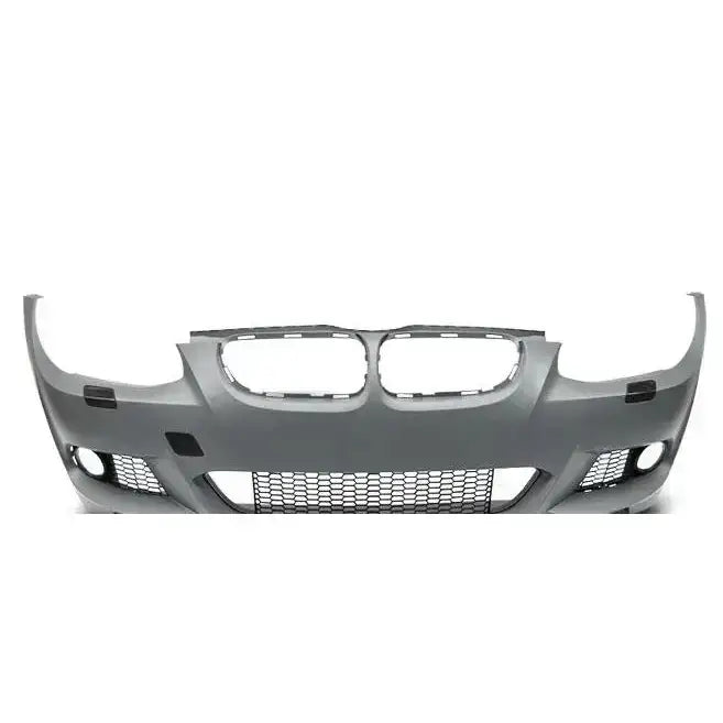 Front bumper til BMW E92/E93 10-13 LCI M-Tech sett rett forfra med store åpninger og sort netting.