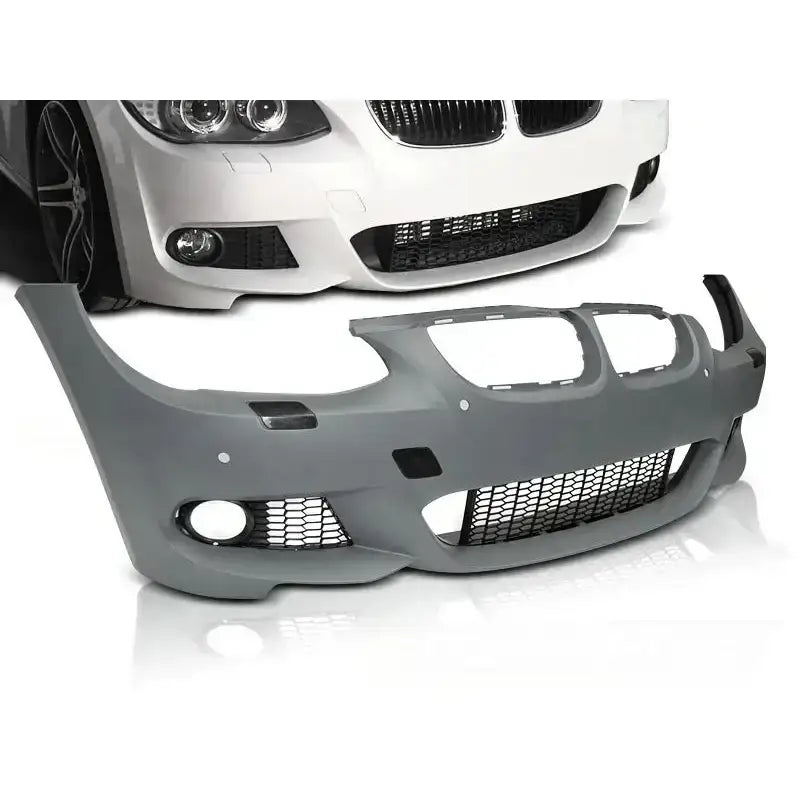 Støtfanger foran til BMW E92/E93 LCI M-Tech PDC, grå plast med luftinntak og gitter, sett forfra.