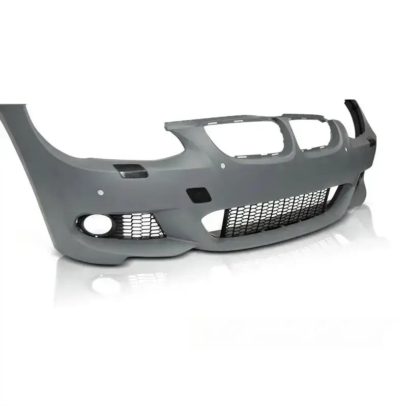 Frontfanger til BMW E92/E93 LCI M-Tech med store luftinntak, sort gitter og åpninger for tåkelys.