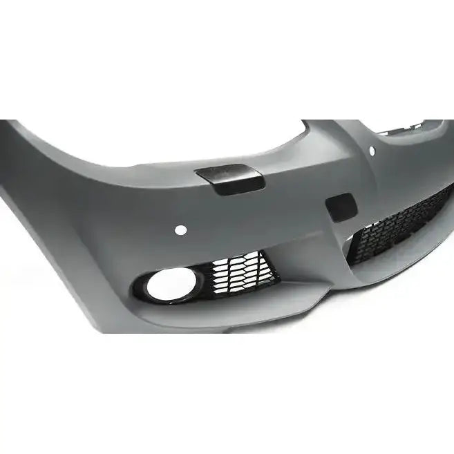 Frontbumper til BMW E92/E93 LCI M-Tech med synlige luftinntak og åpninger for tåkelys.