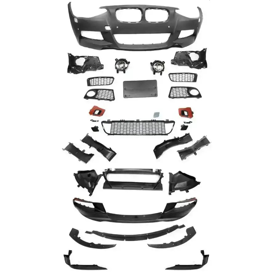 Frontbumper komplett sett til BMW F20/F21 09.11-14 med grill og lyktehus på hvit bakgrunn.