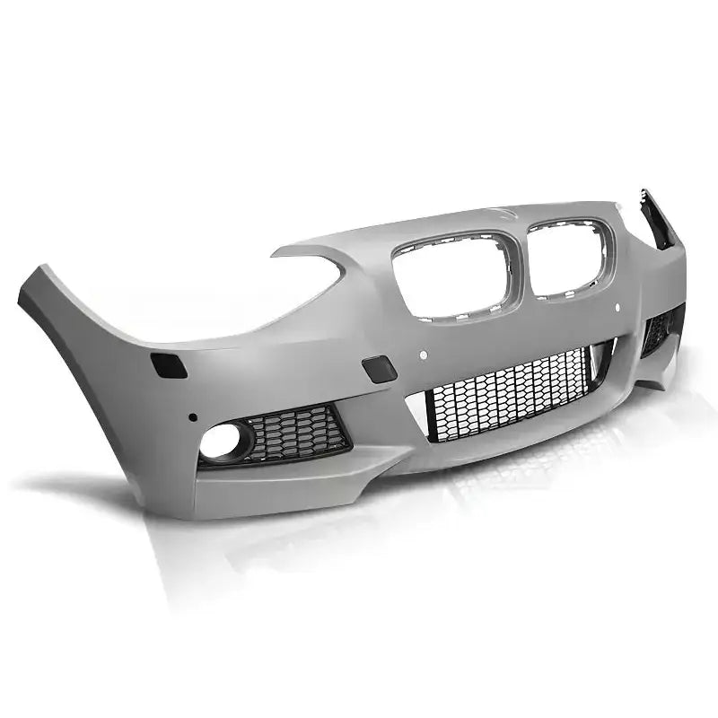 Frontfanger til BMW F20/F21 M-Tech PDC, lys grå med sorte luftinntak og utsparing til tåkelys.