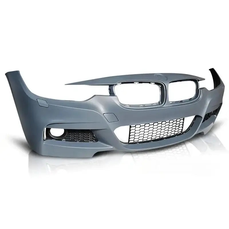 Frontfanger til BMW F30/F31 M-Pack, grå med store åpninger og sort netting, sett skrått forfra.