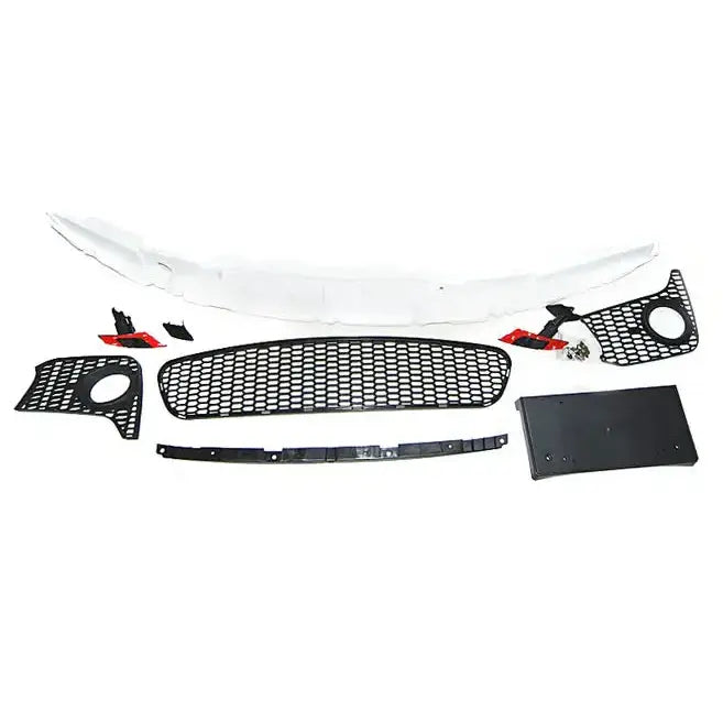 Frontfanger BMW F30/F31 M3 Style sett med sorte plastdeler og hvitt panel sett ovenfra.