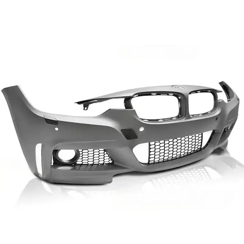 Frontfanger til BMW F30/F31 Sport Style i grå plast med store luftinntak og åpninger for lykter.