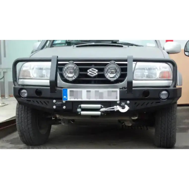 Støtfanger foran med bullbar til Suzuki Grand Vitara 98-05, sort stålfanger med ekstralys og vinsj.
