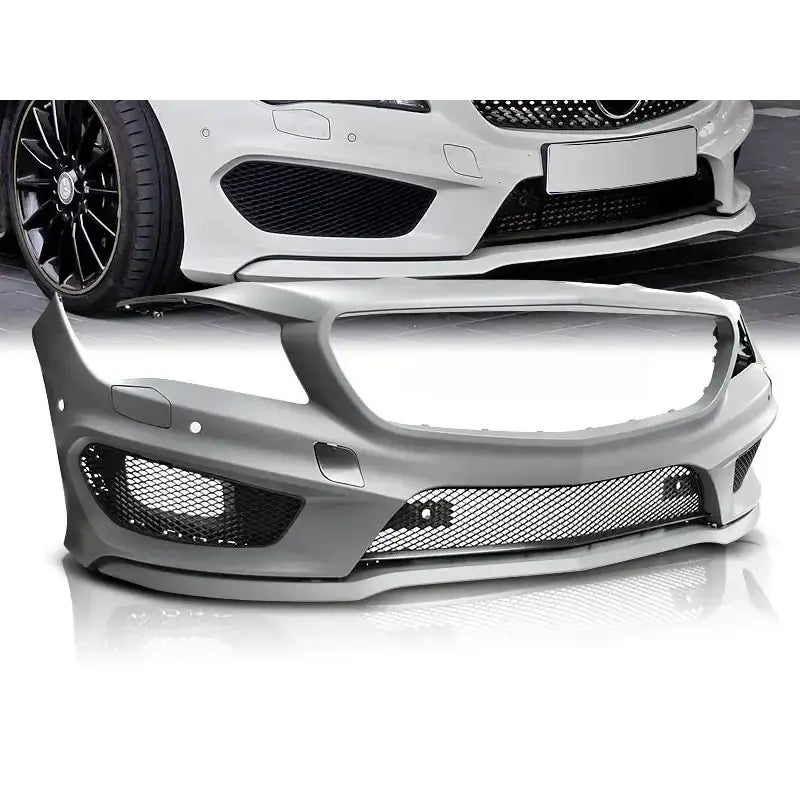 Støtfanger foran Mercedes CLA W117 AMG Style PDC i grå plast med nettingrister, sett skrått forfra.