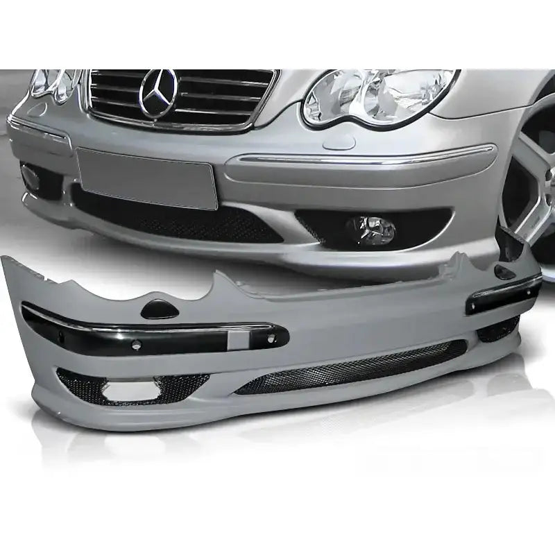 Støtfanger foran Mercedes W203 C32 AMG Look med sorte innsatser, vist fra skrå vinkel foran.