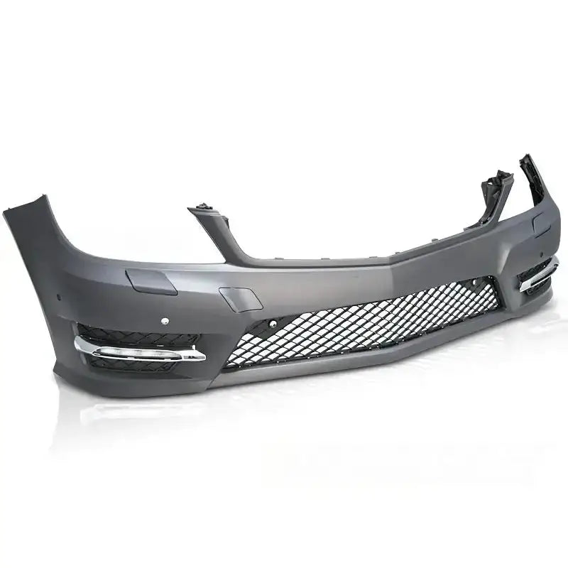 Støtfanger foran Mercedes W204 11-14 Sport PDC i matt grå plast med sort netting og kromdetaljer.