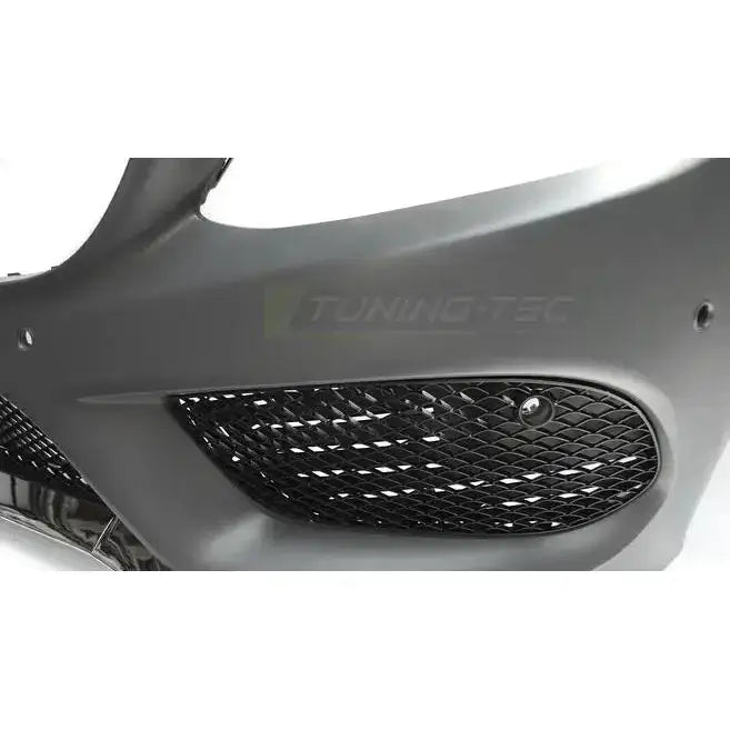 Frontbumper Mercedes W205 14- AMG Style PDC i matt grå plast med sort nettinggitter og synlig sensorsone.