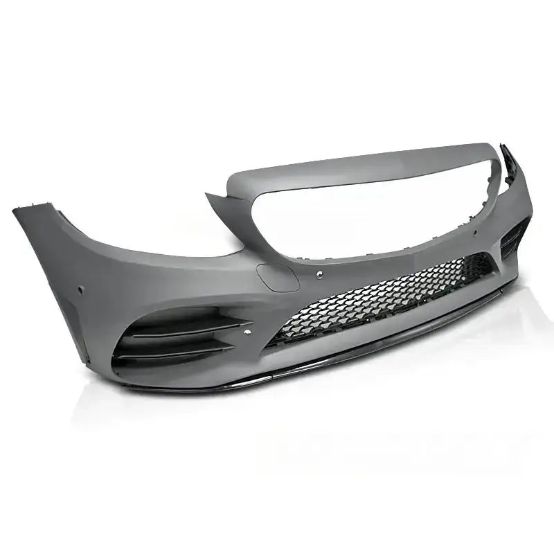Støtfanger foran Mercedes W205 18- Sport i grå plast med sort grill og luftinntak, sett fra skrå vinkel.