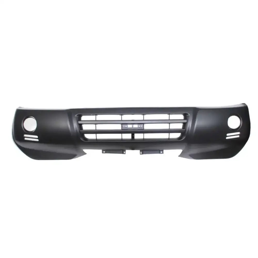 Støtfanger foran Mitsubishi Pajero III 03-07 i svart plast med tåkelysåpninger og horisontale riller.