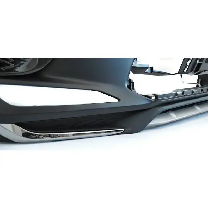 Frontbumper detaljbilde av sort Lexus RX Sport Look PDC støtfanger med kromdetalj, nærprofil fra siden.